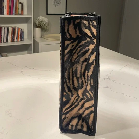 Neiman Marcus Animal Print Tote Bag - New Condition - Picture 4 of 6